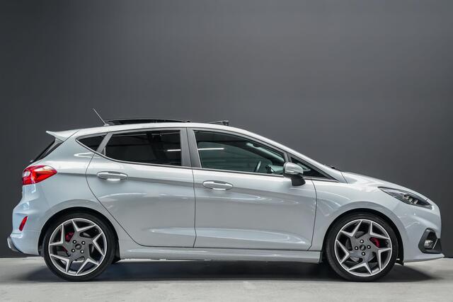 Ford FIESTA ST-3 1.5 200pk PERFORMANCE PACK |panoramdak|B&O|parkeercamera en sensoren|cruise control|winterpack|DAB|18"|