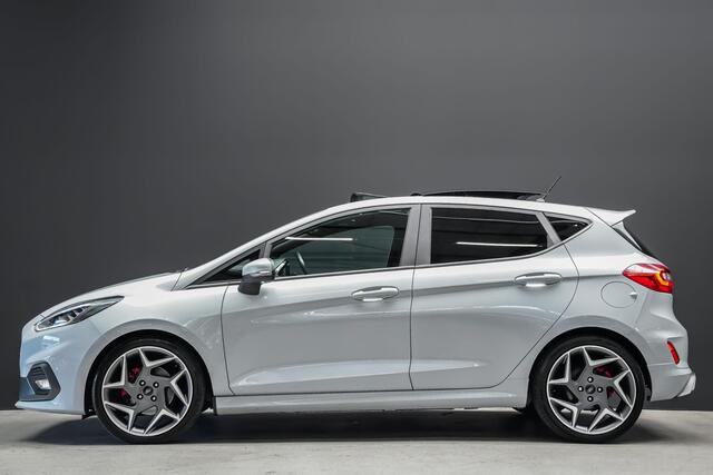 Ford FIESTA ST-3 1.5 200pk PERFORMANCE PACK |panoramdak|B&O|parkeercamera en sensoren|cruise control|winterpack|DAB|18"|