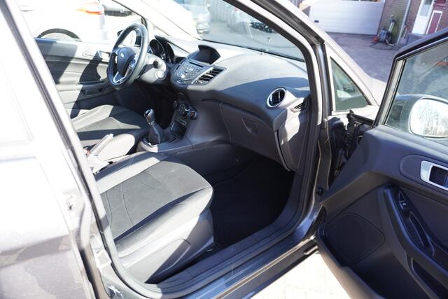 Ford FIESTA 1.0 Style Ultimate TREKHAAK CRUISE NAVI