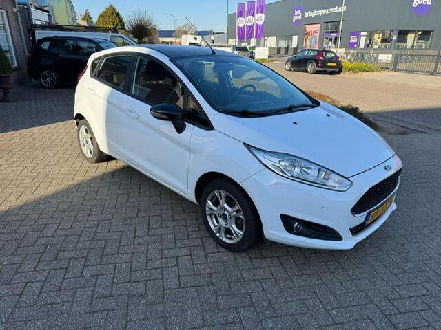 Ford FIESTA 1.0 Style Ultimate Navigatie, Airconditioning, Org.NL