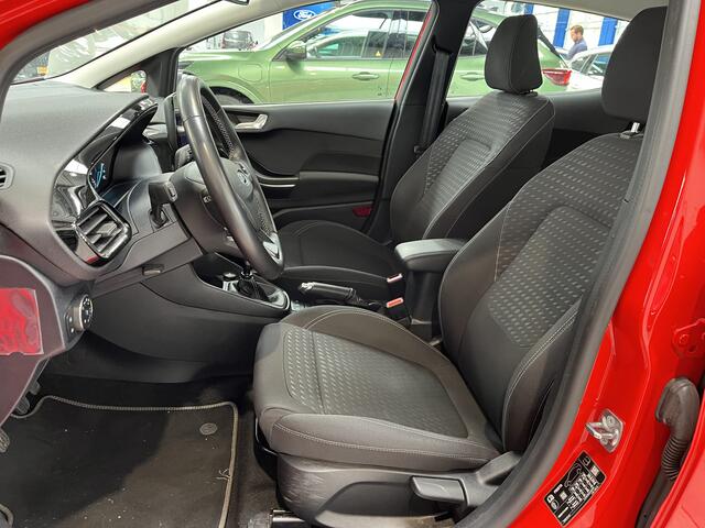 Ford FIESTA EcoBoost Hybrid 125 pk Titanium | Clima | Cruise | Parkeersensoren | Groot scherm | Apple Carplay