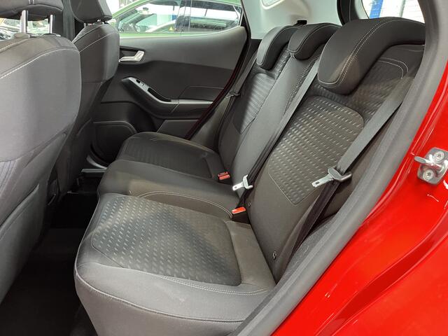 Ford FIESTA EcoBoost Hybrid 125 pk Titanium | Clima | Cruise | Parkeersensoren | Groot scherm | Apple Carplay