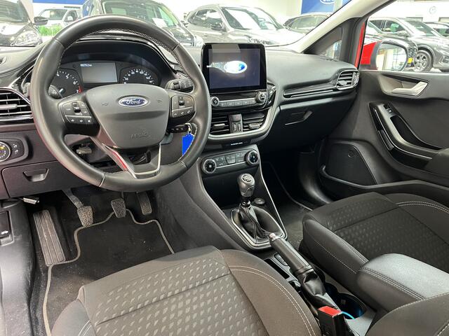 Ford FIESTA EcoBoost Hybrid 125 pk Titanium | Clima | Cruise | Parkeersensoren | Groot scherm | Apple Carplay