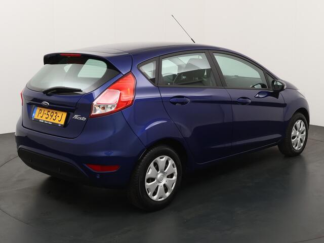 Ford FIESTA 80PK Style Ultimate | Allseason banden | Voorruitverwarming | Park. Sens V+A | Cruise | Airco