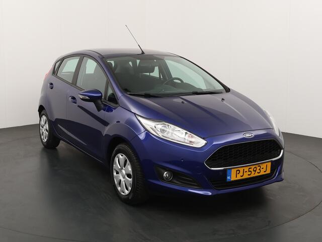 Ford FIESTA 80PK Style Ultimate | Allseason banden | Voorruitverwarming | Park. Sens V+A | Cruise | Airco