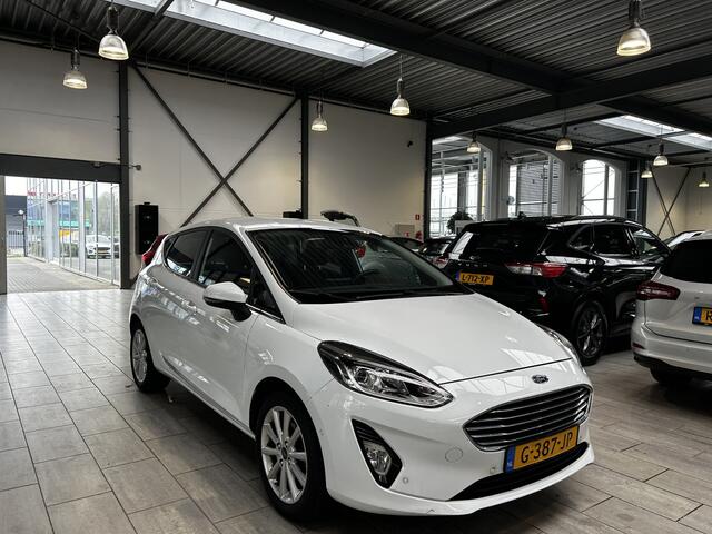 Ford FIESTA EcoBoost 100pk Titanium | Verwarmde voorruit | Camera | Navi | Cruise | Clima | Apple Carplay