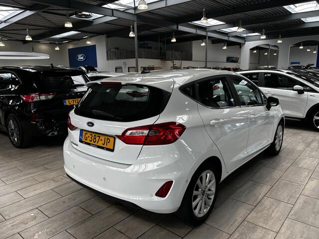Ford FIESTA EcoBoost 100pk Titanium | Verwarmde voorruit | Camera | Navi | Cruise | Clima | Apple Carplay