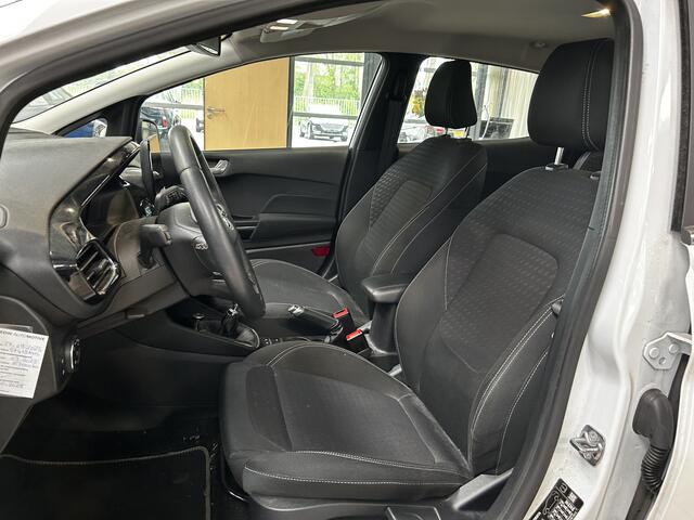 Ford FIESTA EcoBoost 100pk Titanium | Verwarmde voorruit | Camera | Navi | Cruise | Clima | Apple Carplay