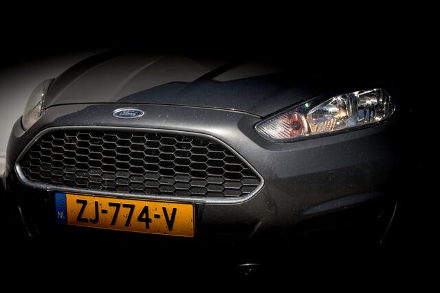 Ford FIESTA 1.25 60 PK Ambiente 5 DRS RIJKLAAR INCL GARANTIE. | Airco | Audio | Elek. Pakket | Trekhaak |