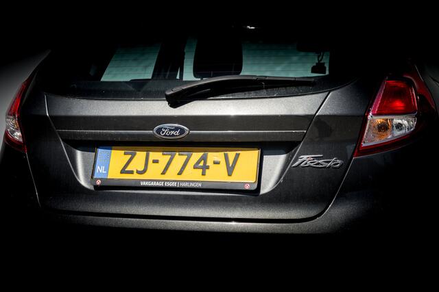 Ford FIESTA 1.25 60 PK Ambiente 5 DRS RIJKLAAR INCL GARANTIE. | Airco | Audio | Elek. Pakket | Trekhaak |