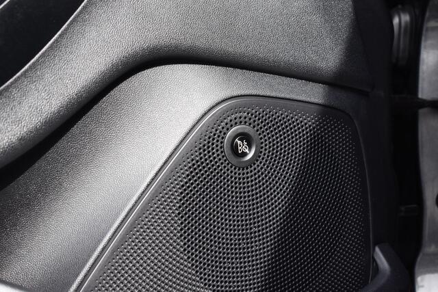 Ford FIESTA 1.5 ST-3 200pk | Recaro Seats | Camera | B&O Audio | Stuur + Stoelverwarming | CarPlay | Orig. NL |