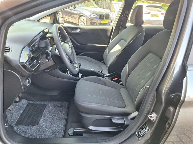 Ford FIESTA 1.1 Trend NIEUW MODEL Airco-Cruise Control-Navigatie-Licht metalen velgen