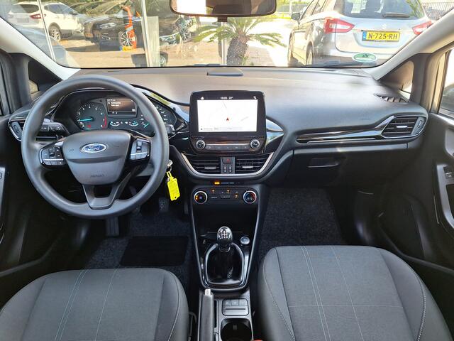 Ford FIESTA 1.1 Trend NIEUW MODEL Airco-Cruise Control-Navigatie-Licht metalen velgen