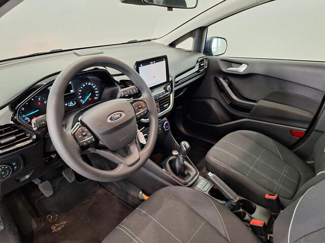 Ford FIESTA 1.1 Trend | Navigatie | Airco | Cruise Control | Lichtmetalen velgen 16" | Parkeersensoren achter | Apple Carplay/Android Auto | 1e eigenaar!