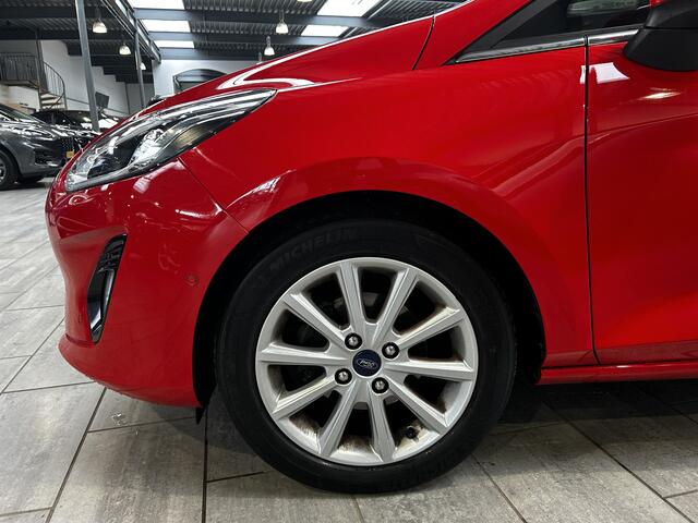 Ford FIESTA EcoBoost 100pk Titanium | AUTOMAAT | Dealer onderhouden | All-season banden | Parkeer sens. V+A |
