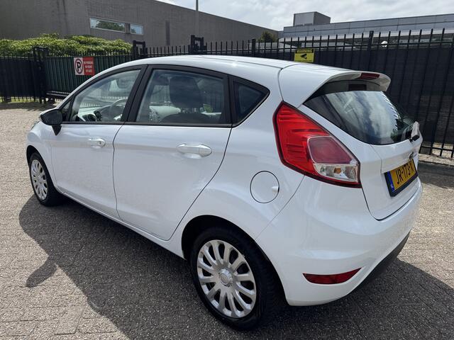 Ford FIESTA 1.0 Style 5 Drs Airco/Cruise/Navigatie