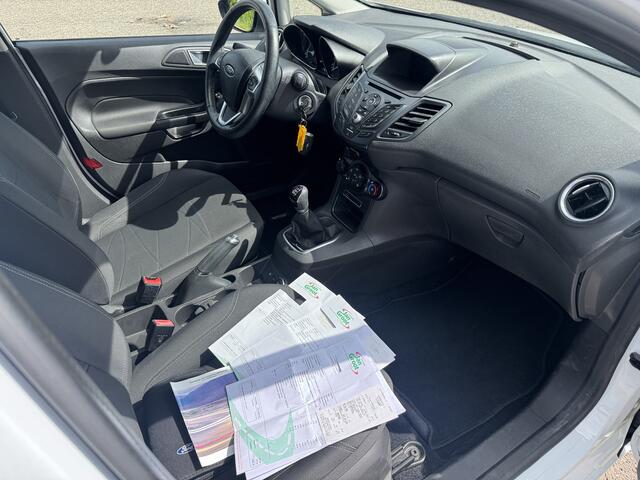 Ford FIESTA 1.0 Style 5 Drs Airco/Cruise/Navigatie