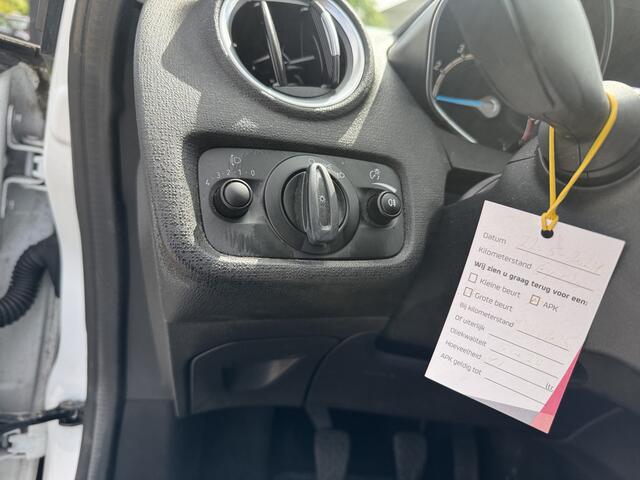 Ford FIESTA 1.0 Style 5 Drs Airco/Cruise/Navigatie