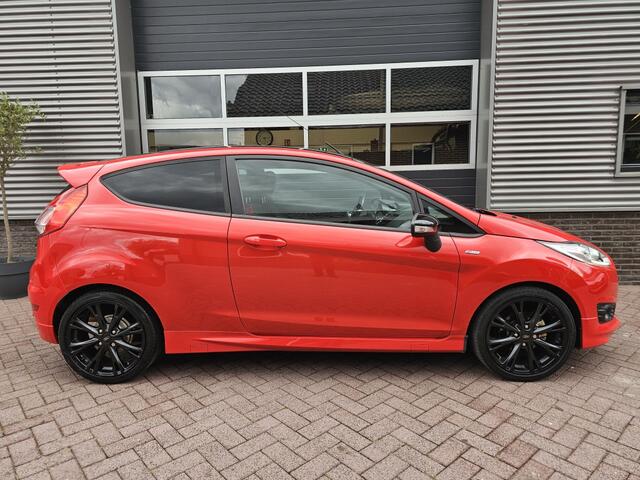 Ford FIESTA 1.0 EcoB. Black Edit