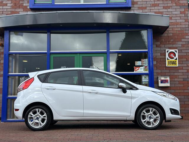 Ford FIESTA 1.0 Style Ultimate | Airco | Navigatie | Sensoren |