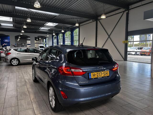 Ford FIESTA EcoBoost 95pk Titanium | Winter pack | Clima | Cruise | Draadloos laden | Parkeersens. achter |