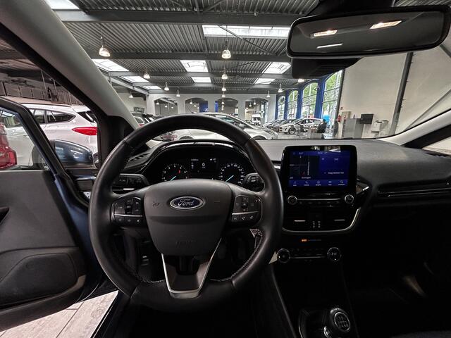 Ford FIESTA EcoBoost 95pk Titanium | Winter pack | Clima | Cruise | Draadloos laden | Parkeersens. achter |