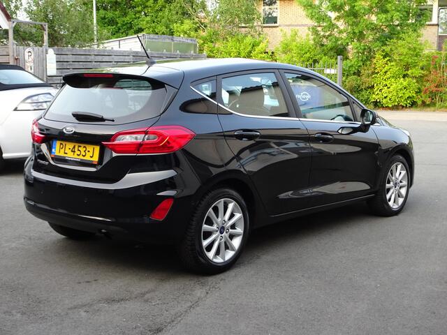 Ford FIESTA 1.0 EcoBoost Titanium Automatische airco, naviagtie, parkeersensoren voor en achter, cruise controle, licht metalen velgen, enz.