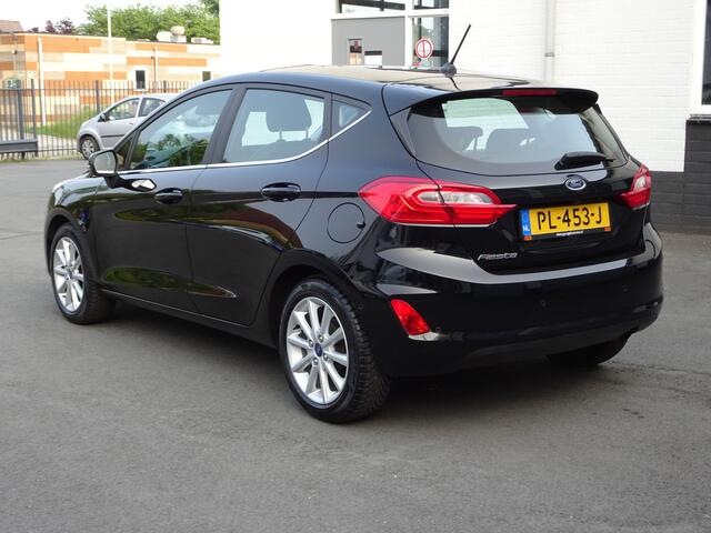 Ford FIESTA 1.0 EcoBoost Titanium Automatische airco, naviagtie, parkeersensoren voor en achter, cruise controle, licht metalen velgen, enz.