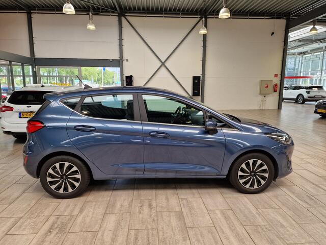 Ford FIESTA EcoBoost Hybrid 125 pk Titanium I Nw Model | Climate | Parkeersensoren | Cruise I Apple Carplay | LED