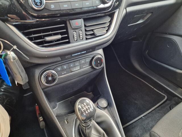 Ford FIESTA EcoBoost Hybrid 125 pk Titanium I Nw Model | Climate | Parkeersensoren | Cruise I Apple Carplay | LED
