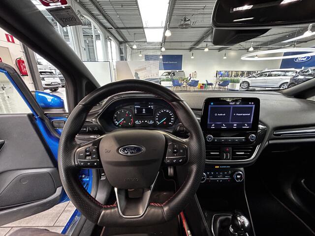 Ford FIESTA EcoBoost 95pk ST-Line | Trekhaak | Winterpack | Cruise | Grote spoiler | Led | Apple carplay |