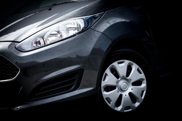 Ford FIESTA 1.25 60 PK Ambiente 5 DRS RIJKLAAR INCL GARANTIE. | Airco | Audio | Elek. Pakket | Trekhaak |