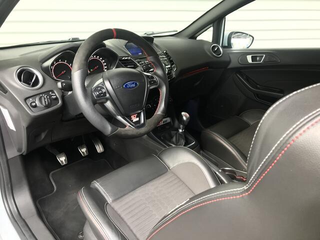 Ford FIESTA ST200 UNIEK! Rijklaarprijs!