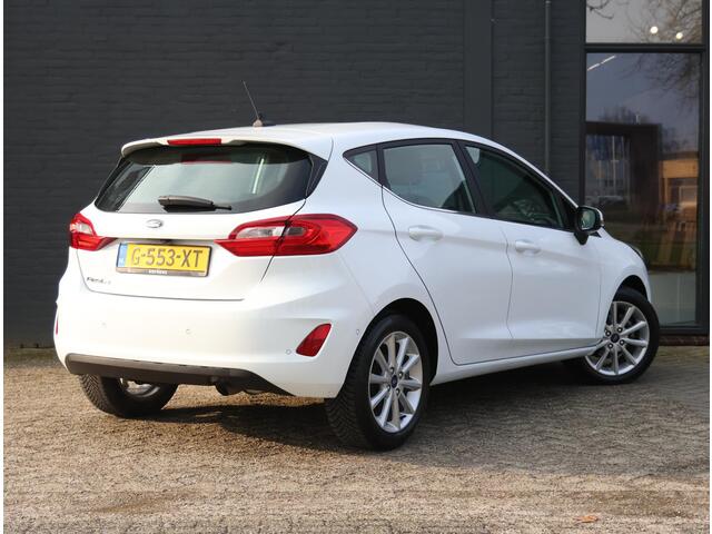 Ford FIESTA 101pk Titanium | Apple Carplay/Android Auto | Navigatie | Cruise Control | Climate Control | Keyless | 5 deurs | Armsteun |