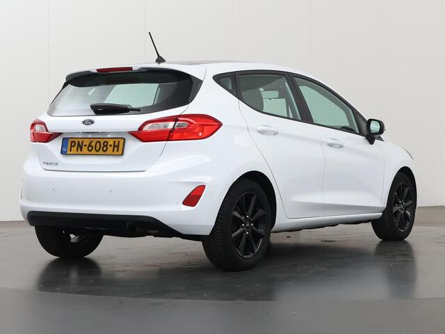 Ford FIESTA 1.1 Trend | Navigatie | Parkeersensoren | Airco |
