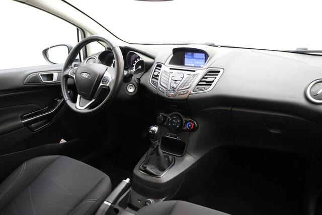 Ford FIESTA 1.0 Style Ultimate | Navigatie | Camera | Lichtmetalen velgen | Parkeersensoren voor en achter | Cruise control | 5 deuren