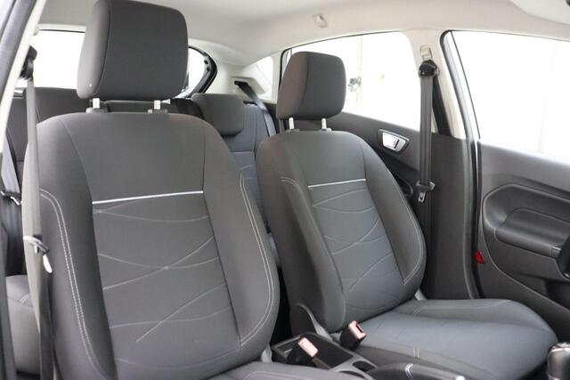 Ford FIESTA 1.0 Style Ultimate | Navigatie | Camera | Lichtmetalen velgen | Parkeersensoren voor en achter | Cruise control | 5 deuren