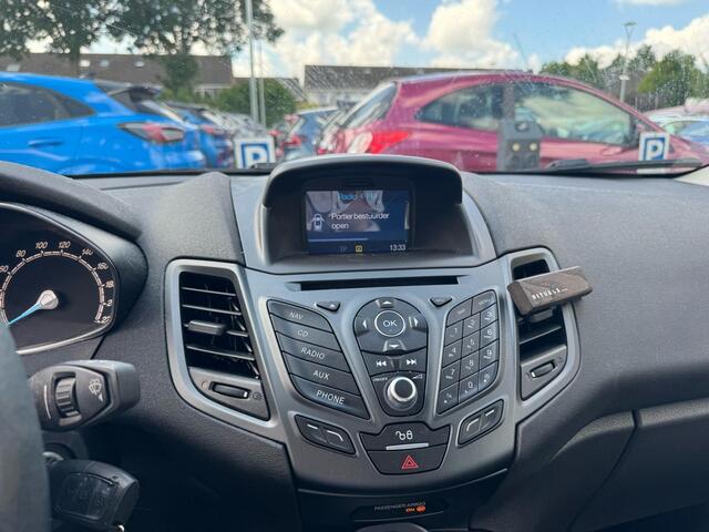 Ford FIESTA 1.0 Style 80pk Navigatie | Lichtmetalen velgen | 5 deurs | Airco | Bluetooth | Incl nieuwe Distributie riem