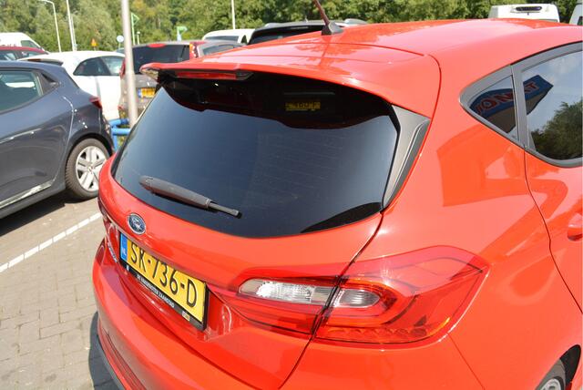 Ford FIESTA 1.0 EcoBoost ST-Line Super mooi rood, met alle functies erop die je wilt hebben voor deze mooie ST-line. De functies, zoals carplay, navigatie, airco en cruisecontrol.