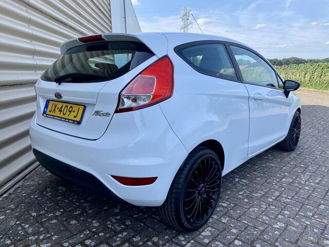 Ford FIESTA 1.0 Style | 17 inch LMV, Navi, Airco |