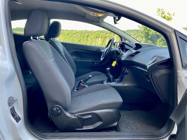 Ford FIESTA 1.0 Style | 17 inch LMV, Navi, Airco |