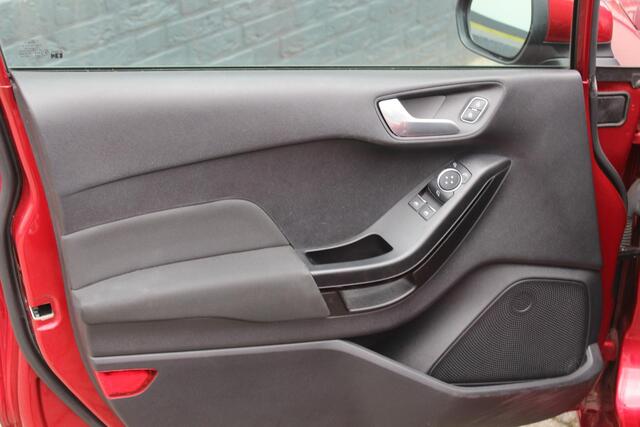 Ford FIESTA 1.0 EcoBoost Titanium 100PK Navi/Carplay, Winter Pack, LM Velgen, Cruise, Lane Keeping