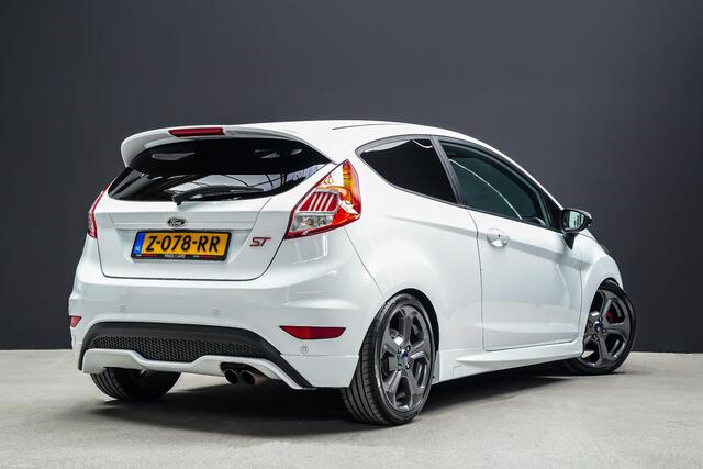 Ford FIESTA ST-2 1.6 182pk STYLE PACK |verlagingsveren|navigatie|bluetooth|cruise control|LED-dagrijverlichting|clima control|voor + achterruit verwarming|parkeersensoren|17"|