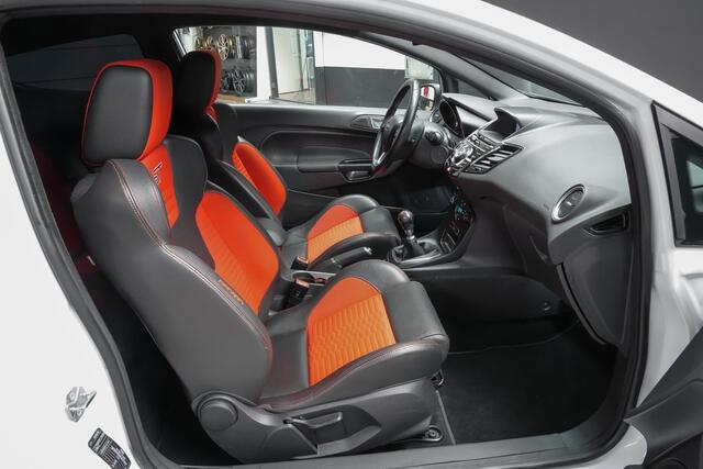 Ford FIESTA ST-2 1.6 182pk STYLE PACK |verlagingsveren|navigatie|bluetooth|cruise control|LED-dagrijverlichting|clima control|voor + achterruit verwarming|parkeersensoren|17"|