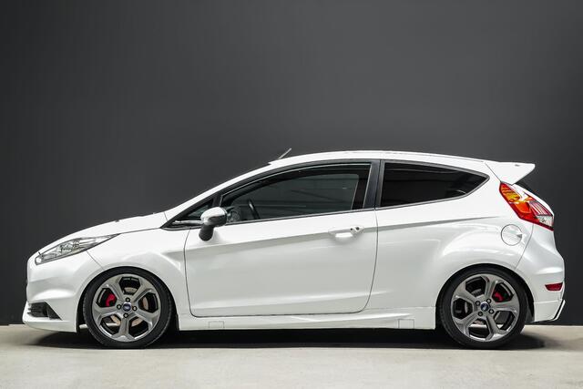 Ford FIESTA ST-2 1.6 182pk STYLE PACK |verlagingsveren|navigatie|bluetooth|cruise control|LED-dagrijverlichting|clima control|voor + achterruit verwarming|parkeersensoren|17"|