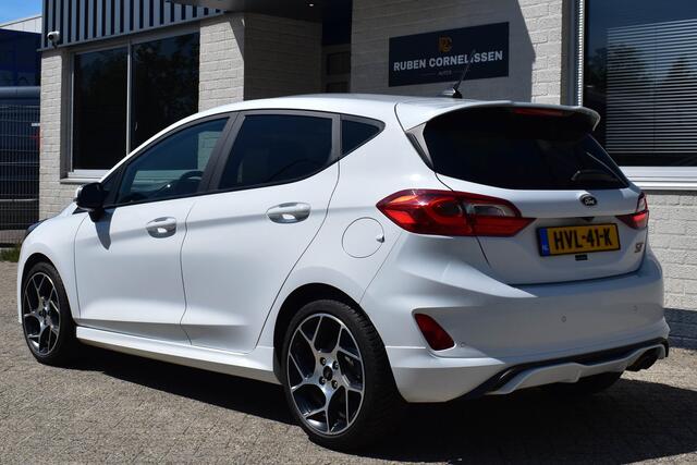 Ford FIESTA 1.5 EcoBoost ST-3 200 PK | Winter Pak. | Carplay | Recaro | LED | Camera