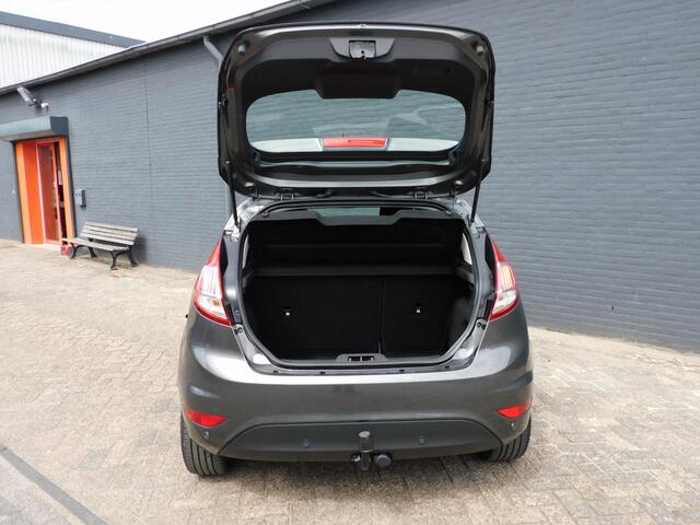 Ford FIESTA 1.0 EcoBoost Titanium 1e EIGENAAR! TOPSTAAT! FULLMAP NAVI! ACHTERUITRIJCAM! CLIMA! PDC! TREKHAAK! LM VELGEN!