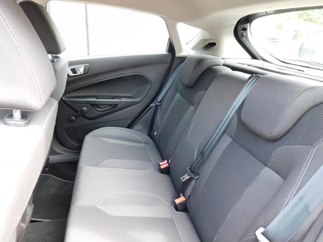 Ford FIESTA 1.0 EcoBoost Titanium 1e EIGENAAR! TOPSTAAT! FULLMAP NAVI! ACHTERUITRIJCAM! CLIMA! PDC! TREKHAAK! LM VELGEN!
