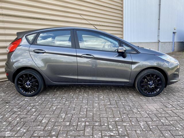 Ford FIESTA 1.0 Style Essential |5drs,LMV,Navi,Airco|
