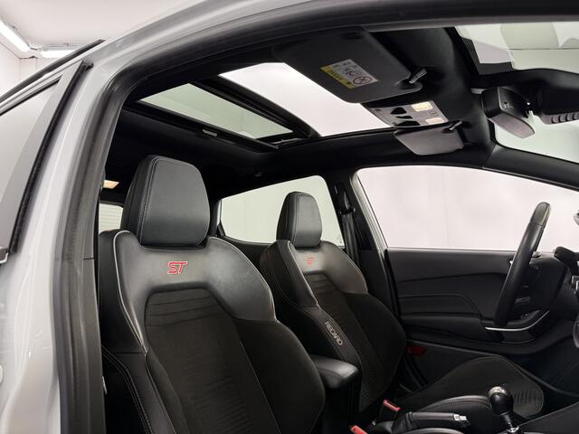 Ford FIESTA 1.5 EcoBoost ST-3 / Pano / B&O / Camera